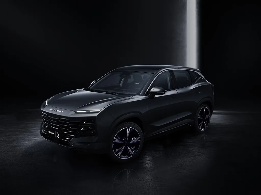 Why Are There Suddenly So Many Chinese EVs in Accra?